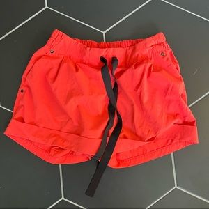 red lululemon walk shorts size 6